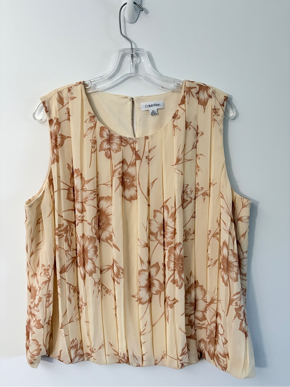 Calvin Klein Cream Floral Pleated Sleeveless Blouse